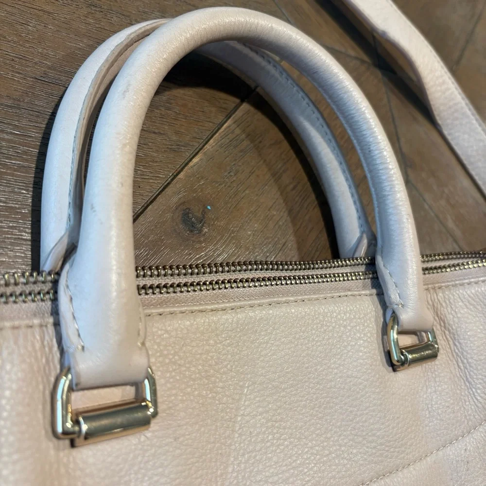 Vince Camuto Dean Beige Leather 2 Handle Satchel-Crossbody Zip Around Expandable - Picture 3 of 13